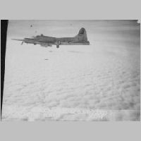 Pforzheim_Raid_Bombs_Dropping_From_B_17_48190_Jan_3_1945.JPG